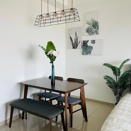 Homestay I City Cantik Tenang Wifi 4K Smart Tv Netflix Coway Free Parking Shah Alam Exterior photo