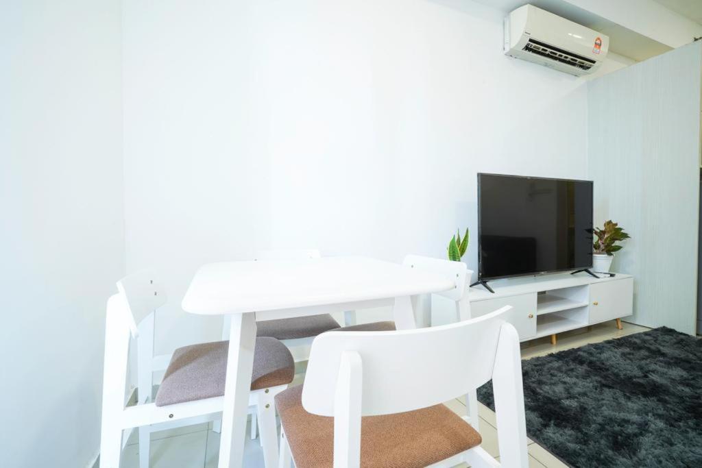 Apartment I Cantik Tenang Wifi 4k Smart Tv Netflix Coway Free Parking